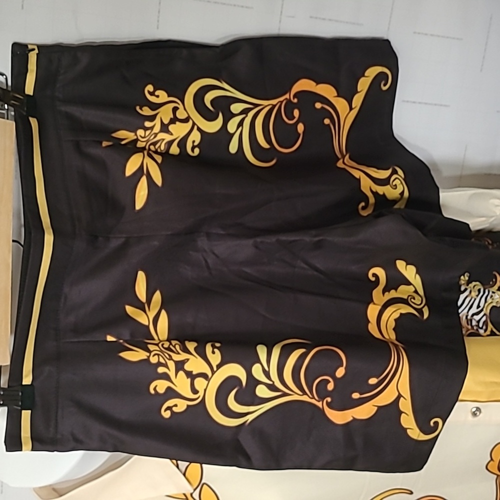 Shorts - Picture 2 of 3